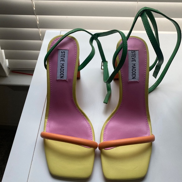 NWOT Steve Madden Eryka Ankle Strap Sandal - Picture 3 of 9